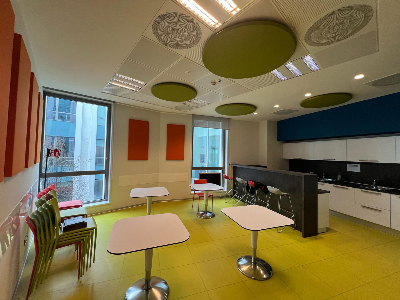 Environmental-acoustics-Reverberation-time-Sabine-T60-colored-panels-relaxation-area