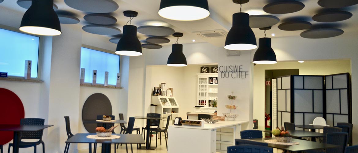 Restaurants-acoustic-treatment-Aural-panels