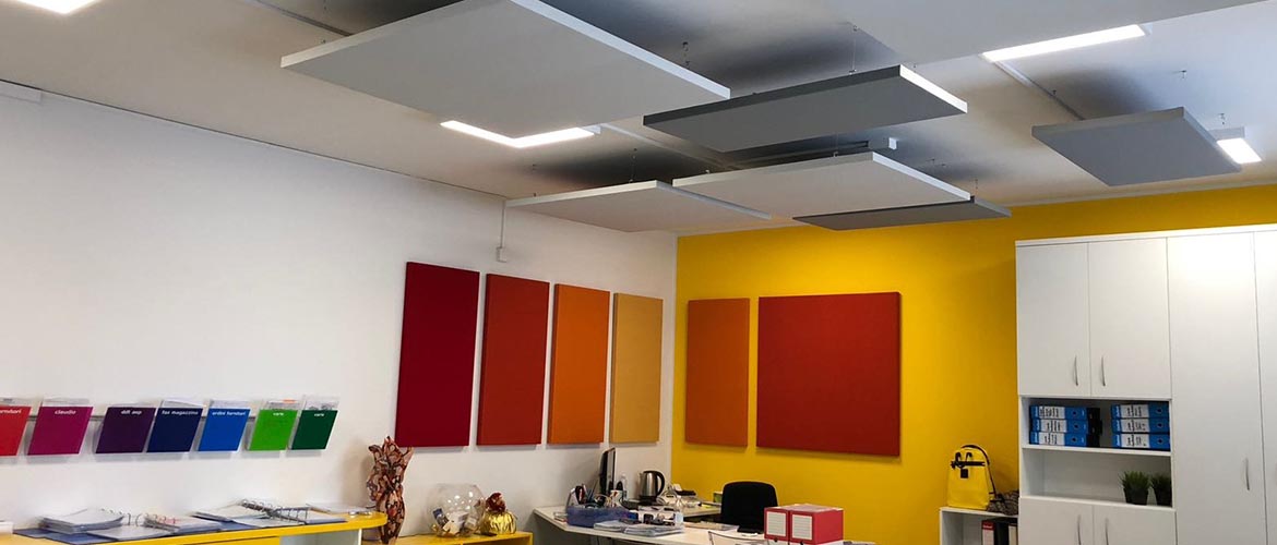 Sound-absorbing-panels-suspended-Decho-office