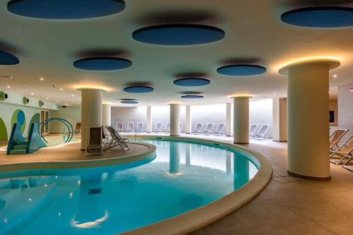 Swimmingpool-hotel-acoustic-panels