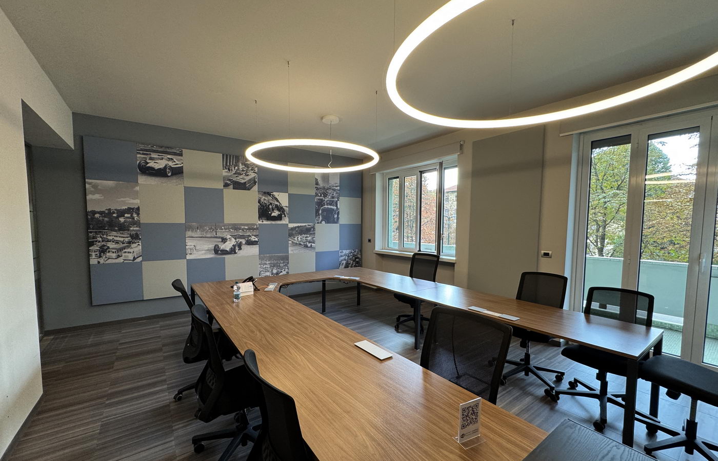 Acoustic-treatment-office-reverberation-control-acoustic-comfort-meeting-rooms-decorative-panels-with-graphics