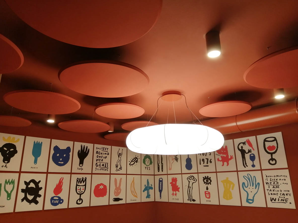 Acoustics-and-design-restaurants-Aural-panels-monochrome-palette