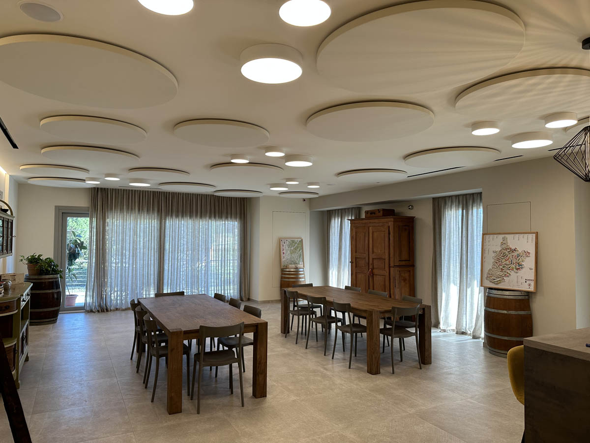 Aural-round-wine-tasting-room
