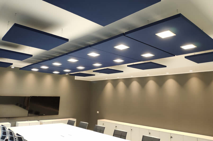 Sound-absorbing-panels-with-integrated-lights