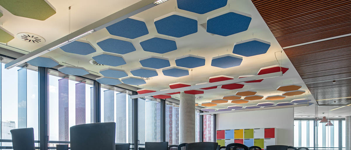 Esagoni-fonoassorbenti-Decho-Style-colorati-soffitto