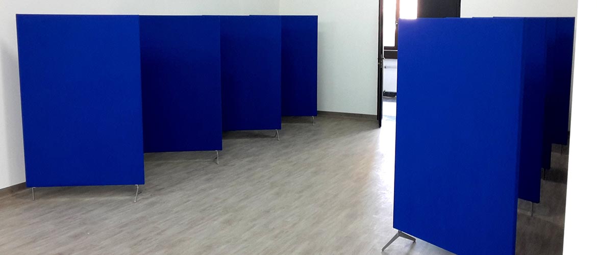 Schermi-fonoassorbenti-mobili-su-piantana-Shelter